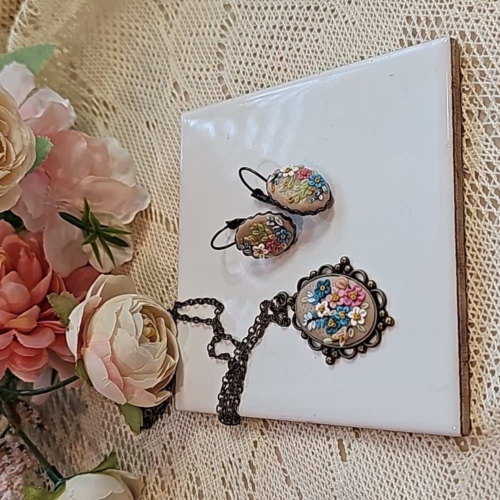 Handcrafted Jewelry set 🩷💙